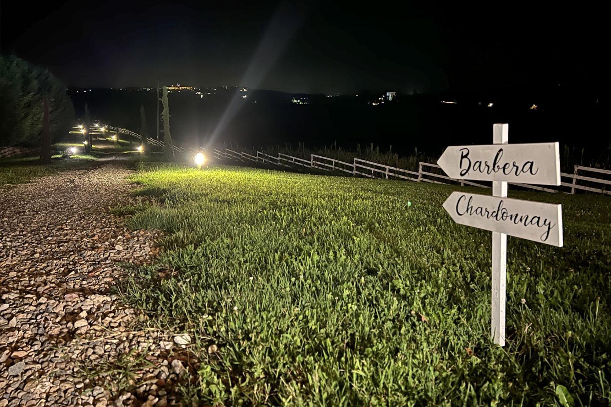 Hotel Notte Nella Botte Vignale Esterno foto